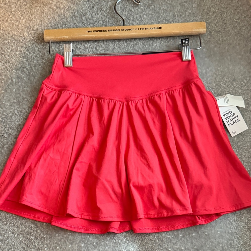 Gilly Hicks Women’s Vibrant Coralpink Go Energize Activewear Skortie  Size S NWT